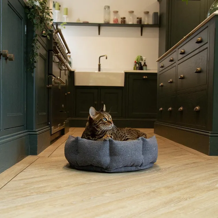 SCRUFFS Corbeille pour chat en tissu gris anthracite Eco Eden - 45 cm