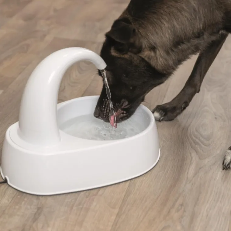 TRIXIE Fontaine à eau blanche pour chat Curved Stream - 2,5 L